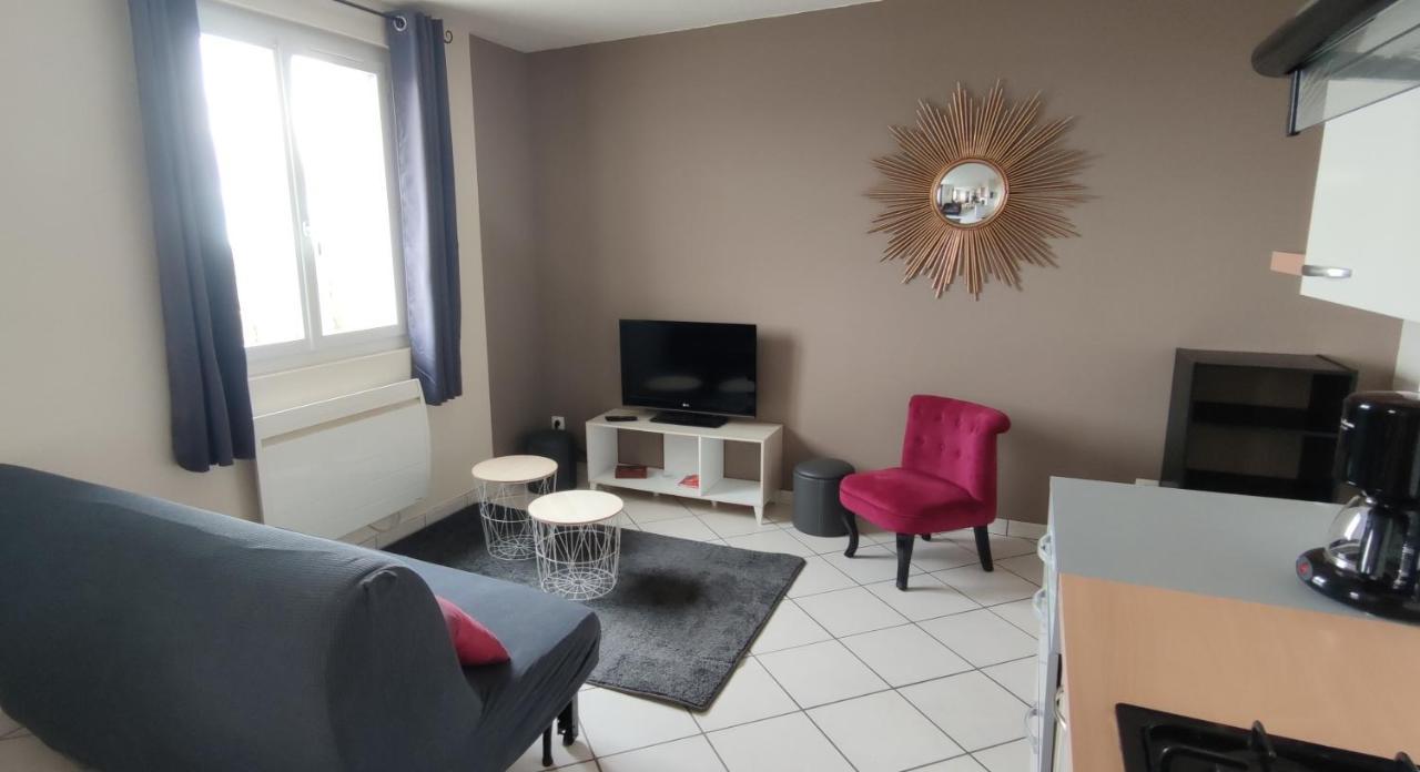 Le Relais De La Poste 1 Apartment Коломбе-лез-дьо-Еглиз Екстериор снимка