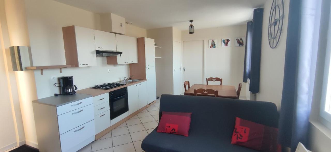 Le Relais De La Poste 1 Apartment Коломбе-лез-дьо-Еглиз Екстериор снимка