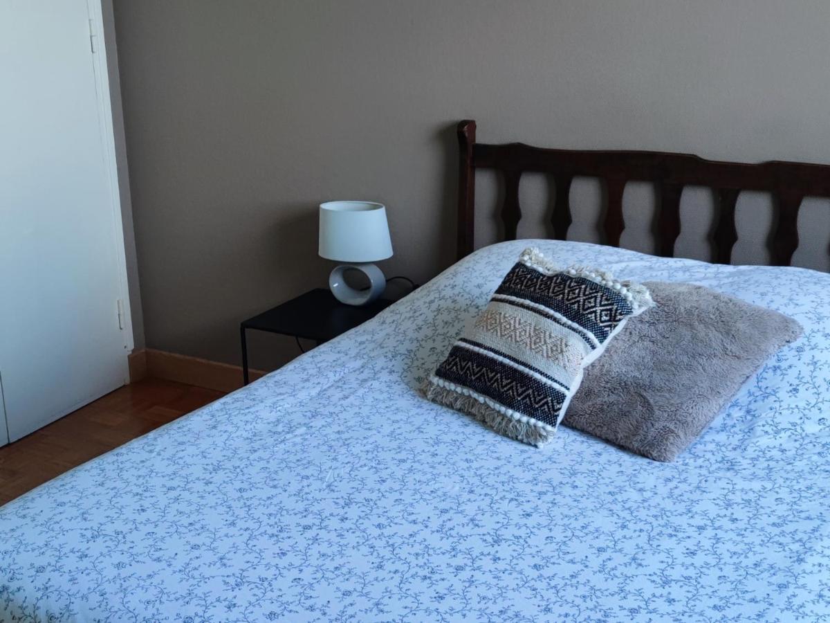 Le Relais De La Poste 1 Apartment Коломбе-лез-дьо-Еглиз Екстериор снимка